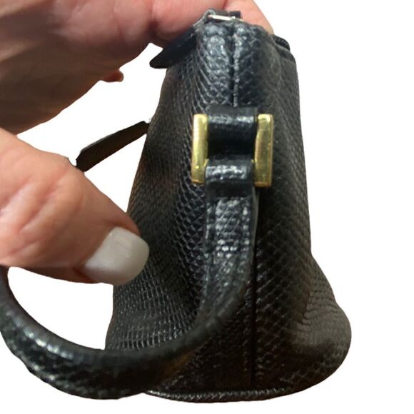 Gucci lizard Embossed Leather Baguette Handbag Black goldtone hardware zip close - Picture 6 of 13